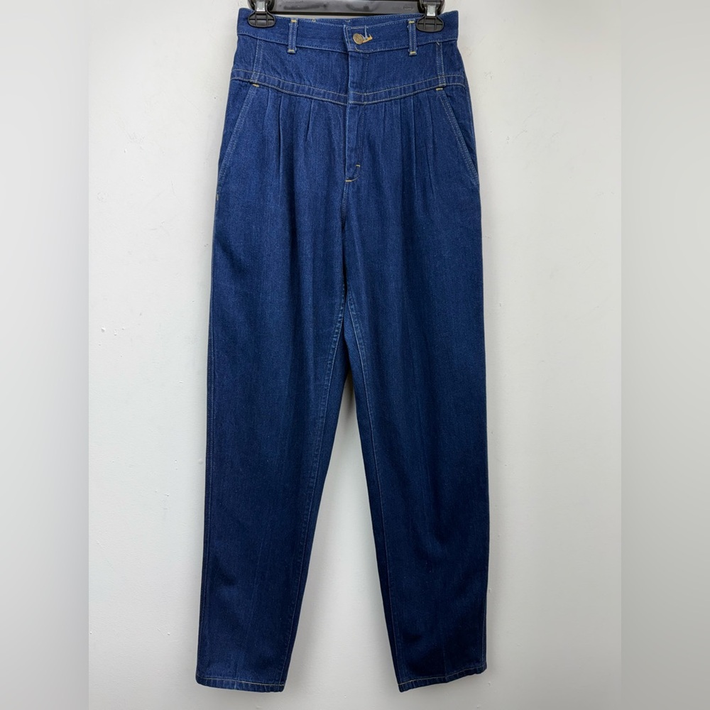 Vintage Lee size 9 Women’s/Juniors Blue Denim High Rise Pleated Mom Jeans